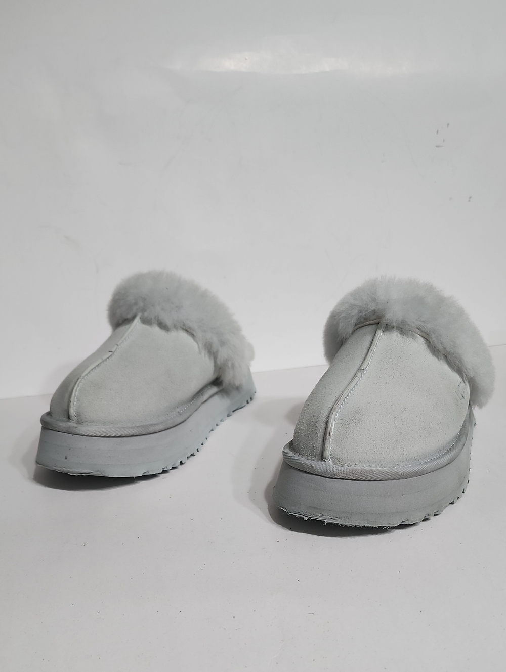 UGG Women’s Gray Plush Shearling Slipper Clog Size 6